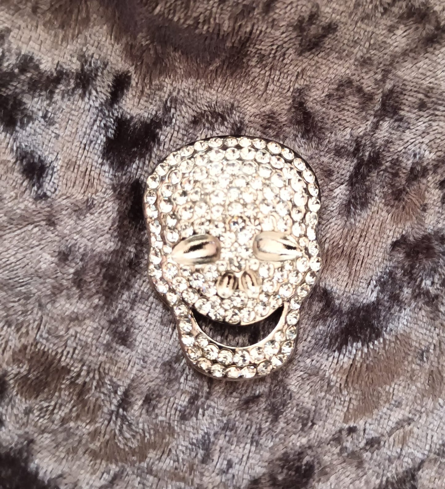 Brosche "totenkopf" mit Magnetverschluß